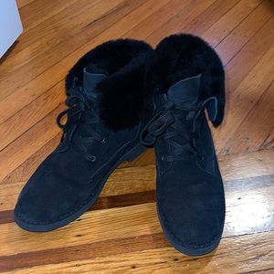 Womens Ugg boots size 9. Black.